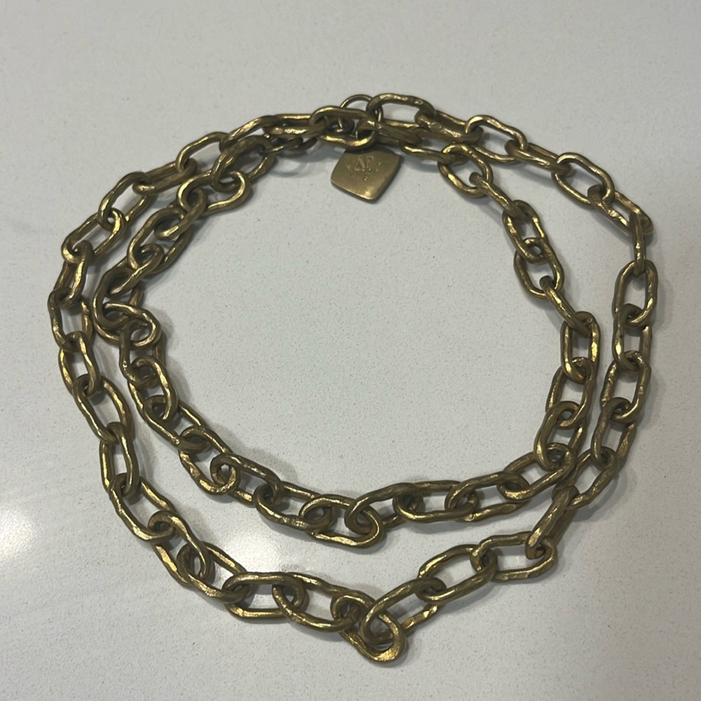 Gold chain necklace